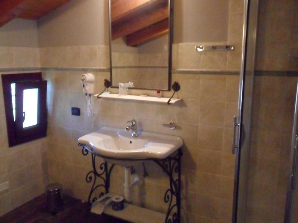 Agriturismo Al Navile Malalbergo Bilik gambar
